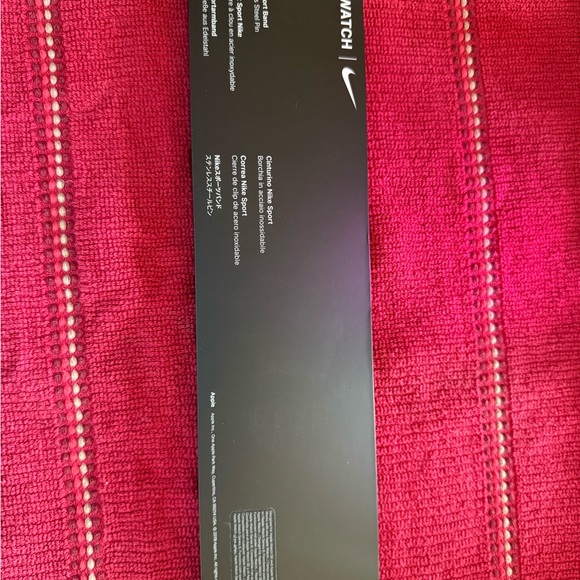 Nike White Breathable Wristband for Smartwatch - Picture 4 of 4